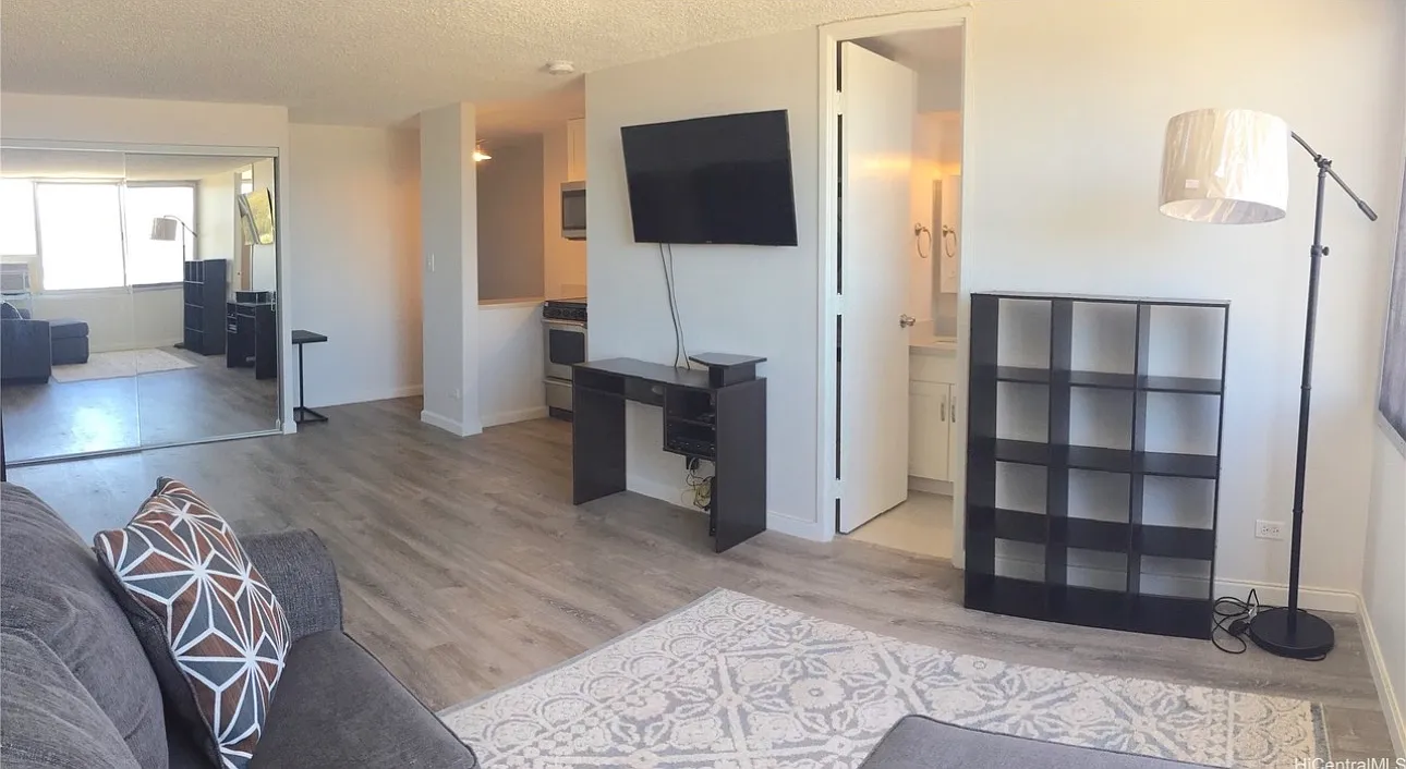 Studio, 366 sqft, $1,700 — Photo 2