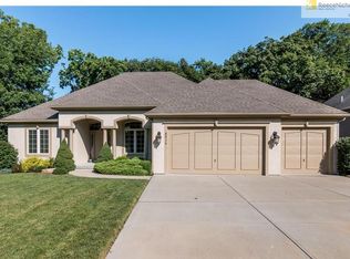 8814 N Glenwood Ave, Kansas City, MO 64157
