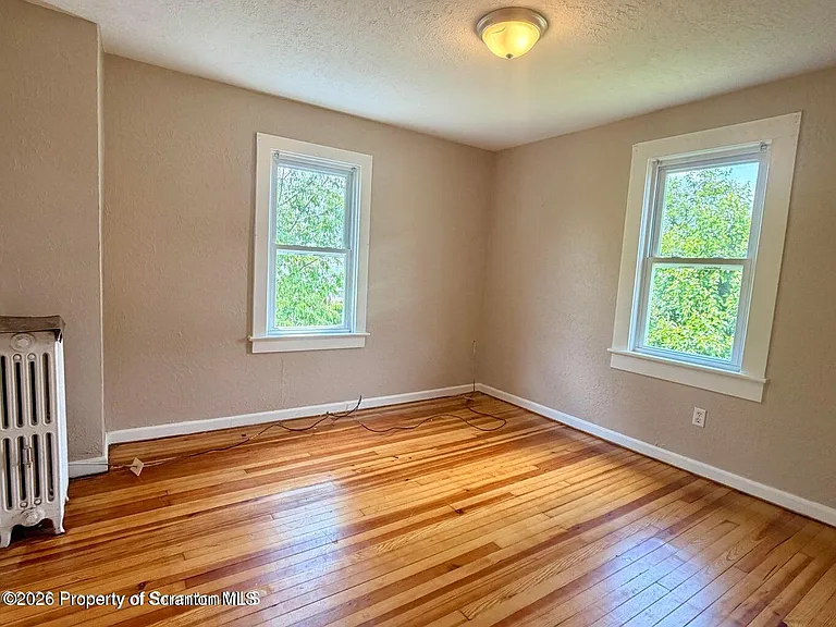 216 Vine St — Photo 11