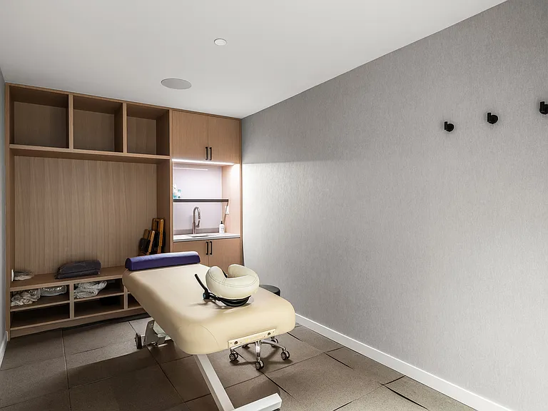Therapy/treatment room