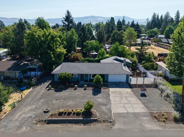 2027 Fairlane Dr, Medford, OR 97501