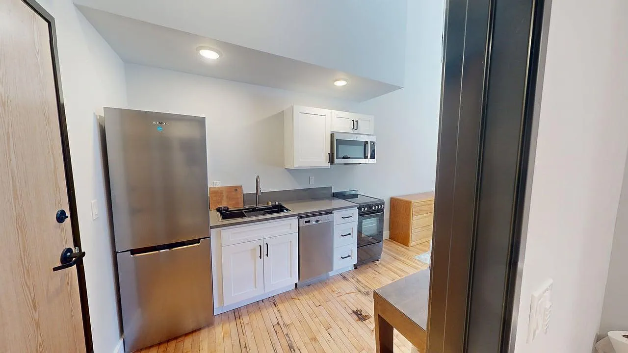 Studio, 356 sqft, $1,600 — Photo 1