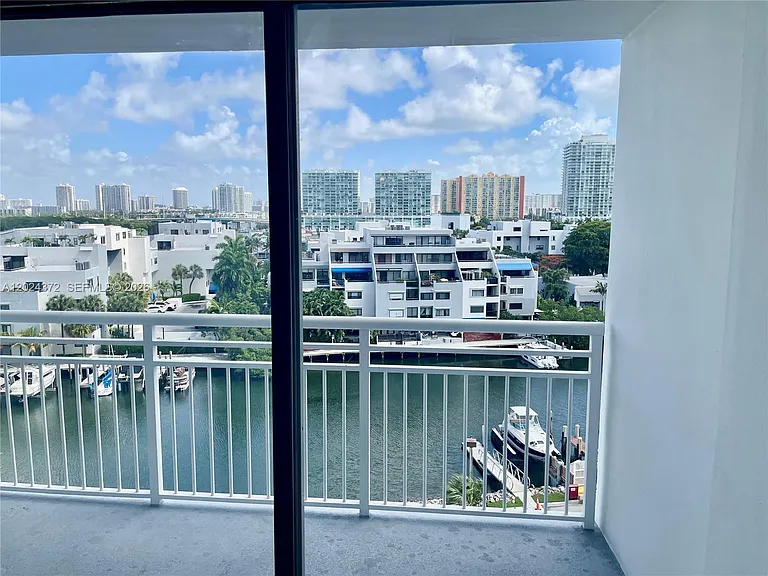400 Kings Point Dr #829 — Photo 10
