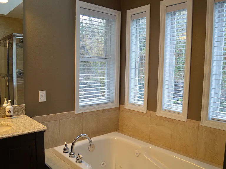 2832 Chambers Bay Dr — Photo 31