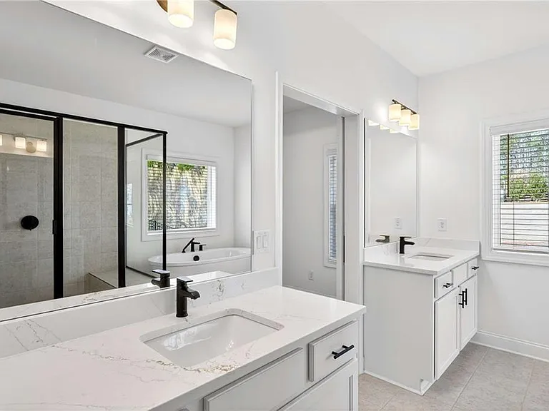 395 Tillman Pass — Photo 24