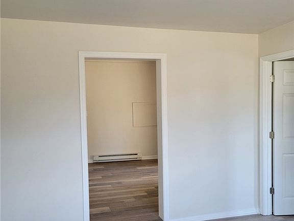 4th image of 324 S 21st Ave
