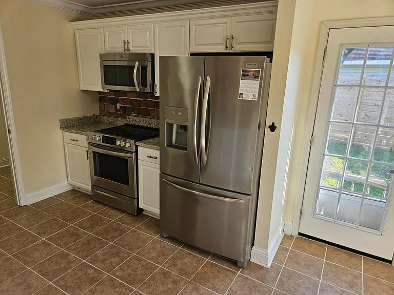 303 Twin Lakes Blvd — Photo 5
