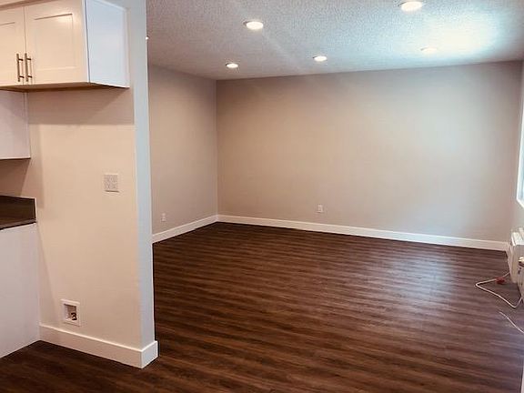 2nd image of 325 W Milford St #3