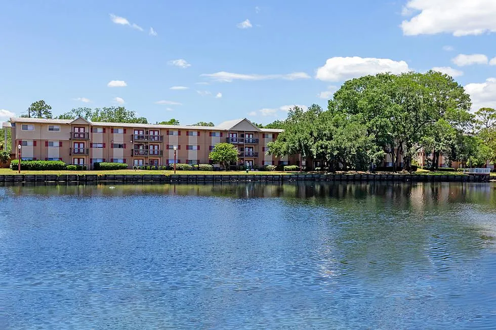 Building Photo - The Lakeside Nest