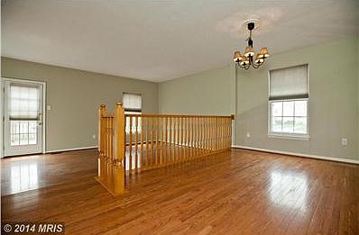 Dining Room has great table space