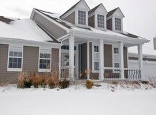 348 Copper Springs Ln, Elgin, IL 60124