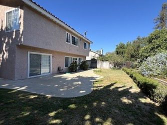 5th image of 893 Lindawood St