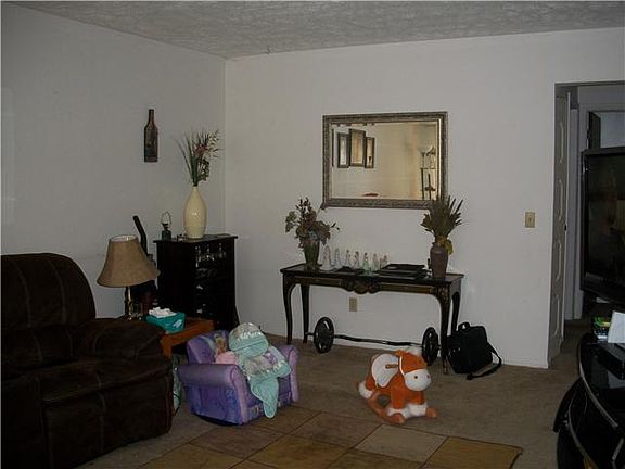 3rd image of 2809 Tammany Ave #2811