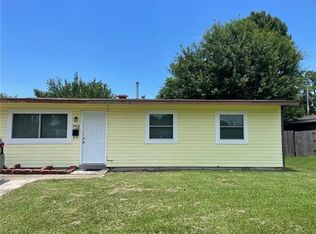 1913 Cooper Rd, Gretna, LA 70056