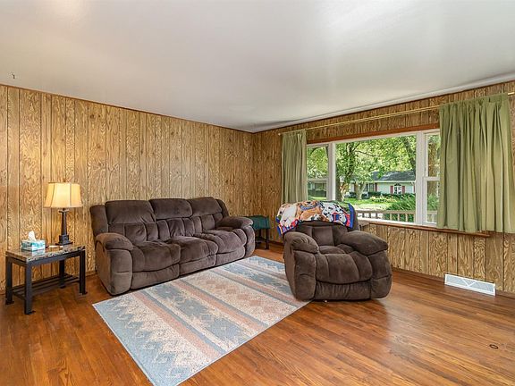 5th image of 3616 W 77th Pl
