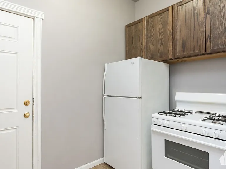 4255 W Addison St #3 — Photo 7