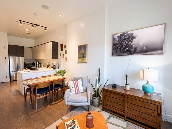 3rd image of 127 Putnam Ave #3A