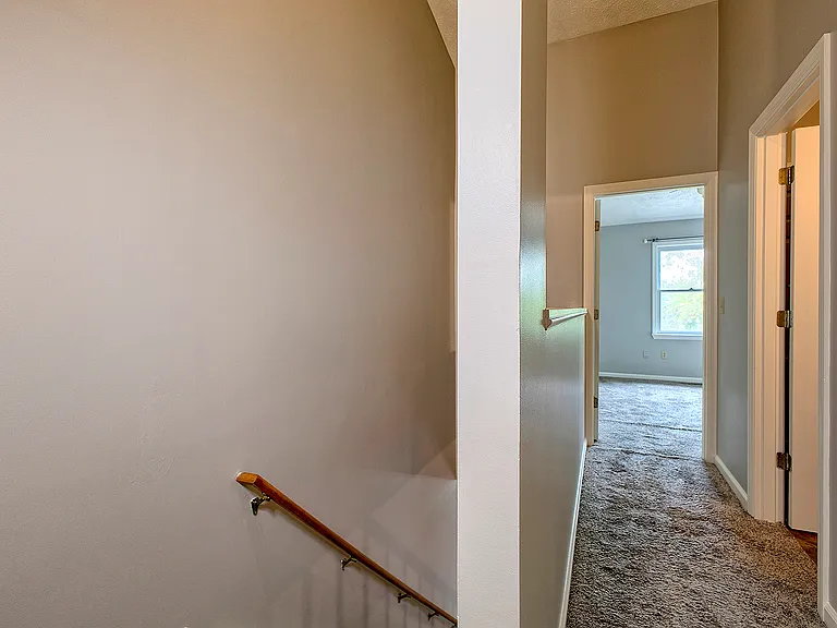 128 Winston Way — Photo 9