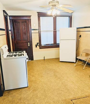 5th image of 2206 W Belmont Ave #B