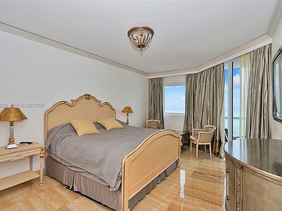 3rd image of 17875 Collins Ave #3605