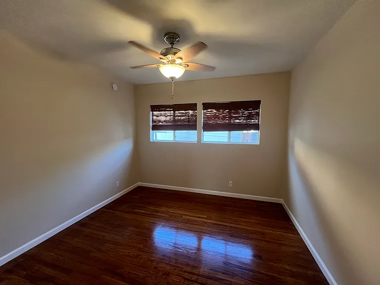 435 W Windsor Rd #B — Photo 9