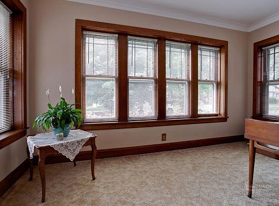 4th image of 5008 W Sunnyside Ave