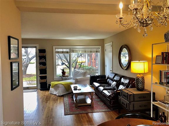3rd image of 1025 N Old Woodward Ave
