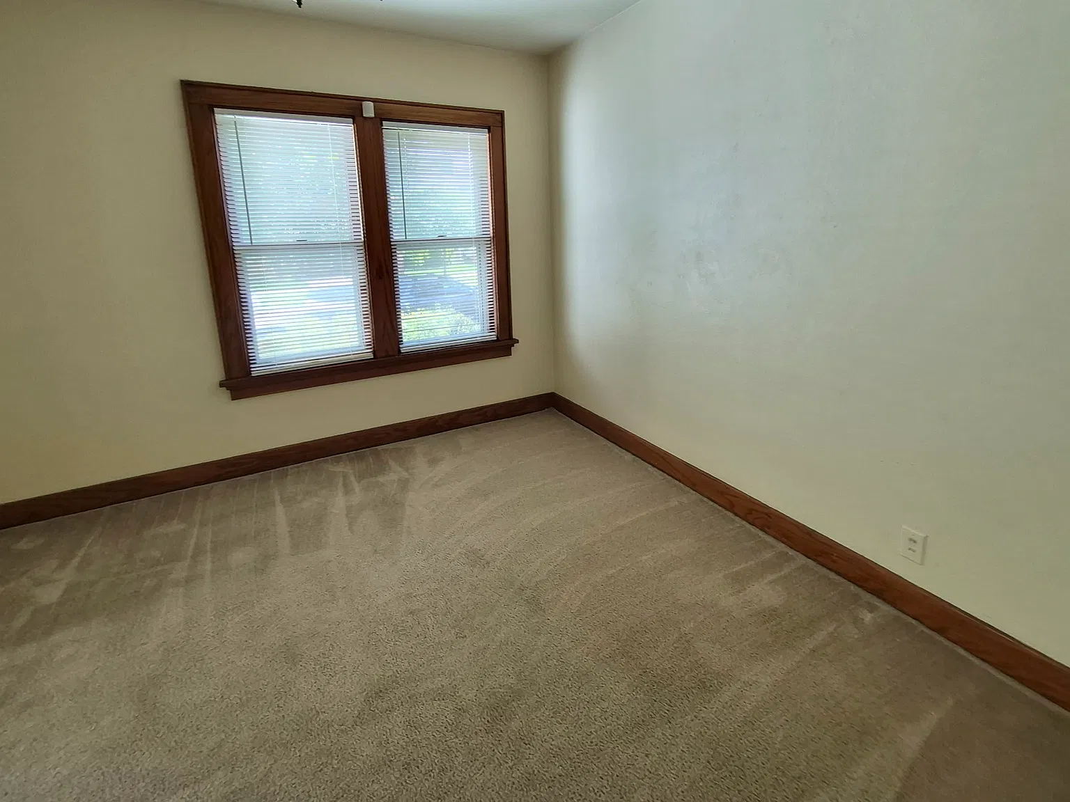 3 bed, 1200 sqft, $2,250 — Photo 4