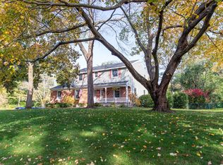 10 Rivercrest Dr, Rexford, NY 12148