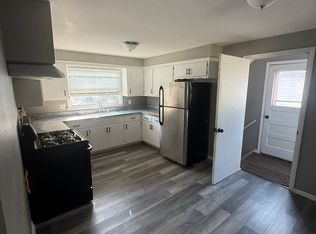 549 Greenfield Rd, Racine, WI 53402