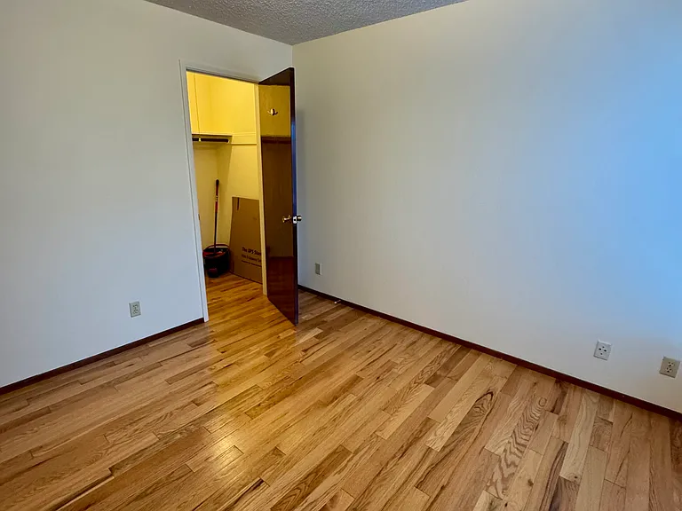 241 9th Ave #3 — Photo 20