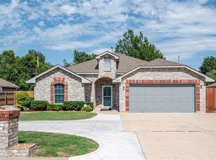 125 S M Ave, El Reno, OK 73036