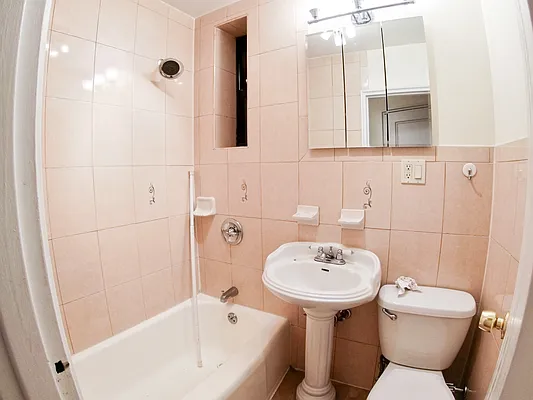 Rented by Urban Real Estate Inc | media 7