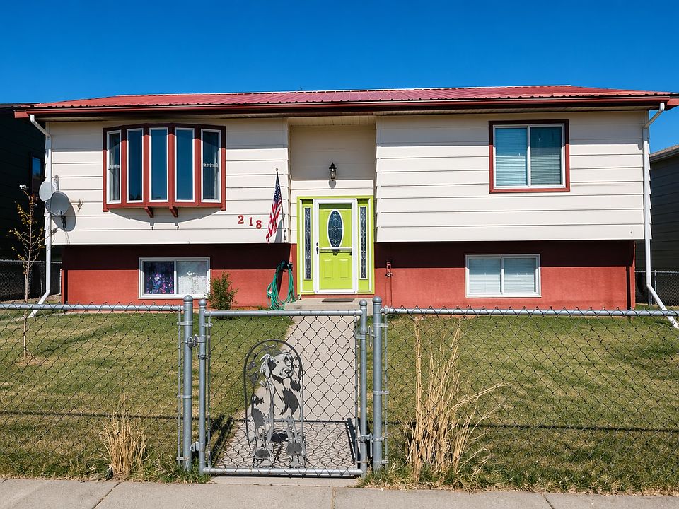 1st image of 218 5th Ave NE