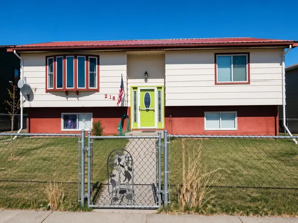 218 5th Ave NE, Cut Bank, MT 59427