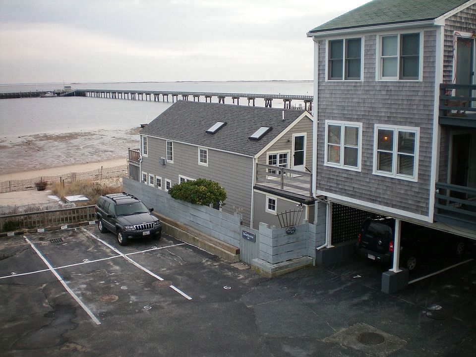 1st floor with parking
