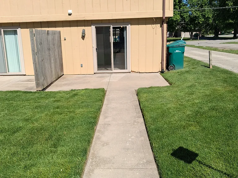 7600 Whitcomb St #A — Photo 2