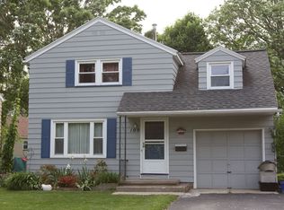 109 Red Oak Dr, Rochester, NY 14616