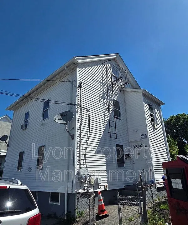 94 Webster Ave #2