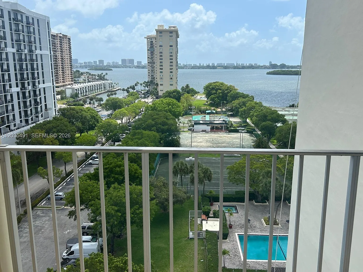 2 bed, 2.5 bath, 1551 sqft, $2,500 — Photo 2