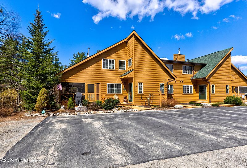 3rd image of 27A Balsam Crest Lane