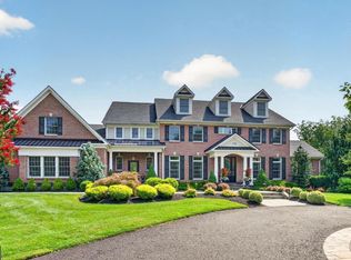 106 Ashley Ct, Moorestown, NJ 08057