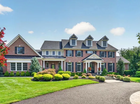 106 Ashley Ct, Moorestown, NJ 08057