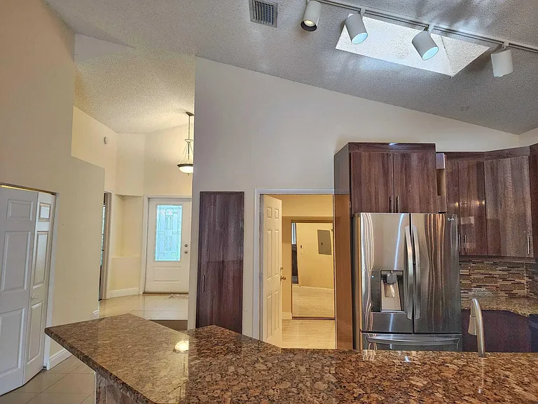 7705 Forest Green Ln — Photo 16