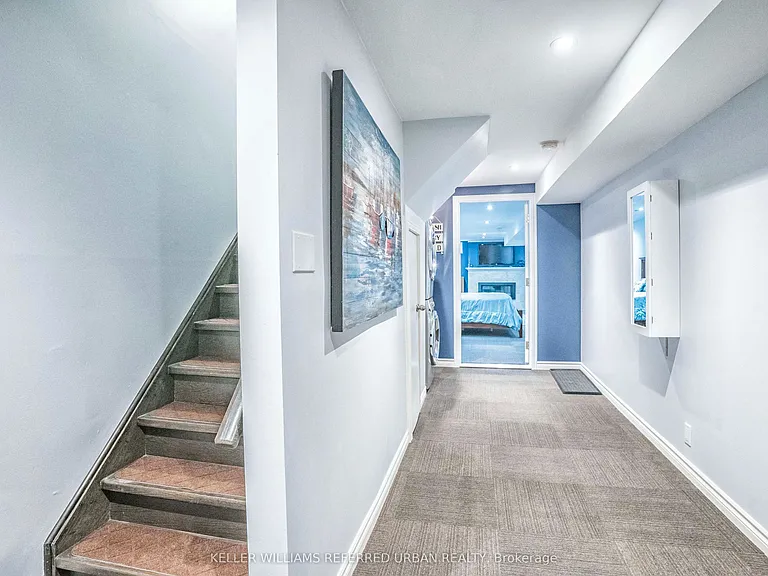 4 Purdy Cres #LOWER — Photo 3