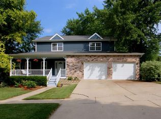 1529 Robincrest Ln, Lindenhurst, IL 60046