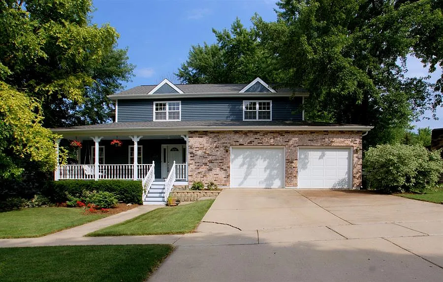 1529 Robincrest Ln photo 1