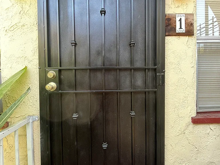 756 N Van Ness Ave #1 — Photo 2
