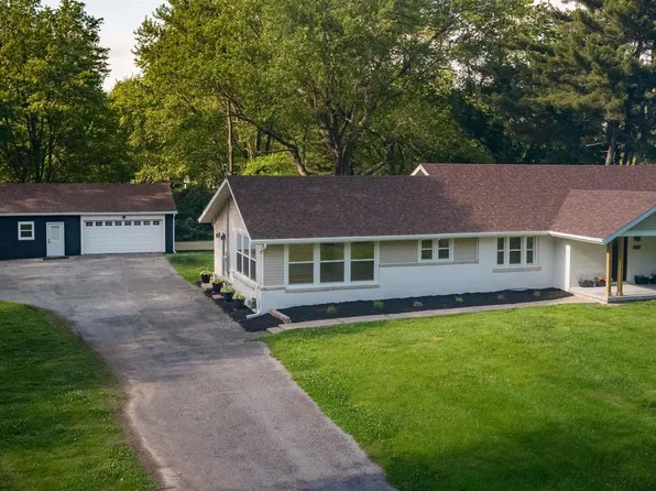 105 Freemanspur Rd, Herrin, IL 62948