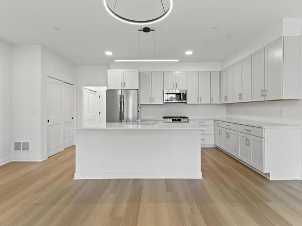 4163 East Hemlock DRIVE #106, Oak Creek, WI 53154